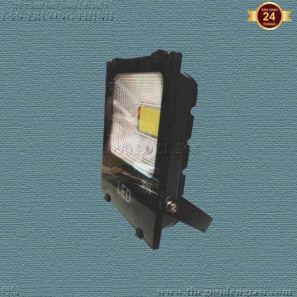 Đèn Pha Led Welllamp P8424-100QNɸ265x66x298mm